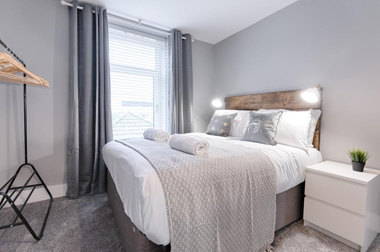 3Rm Flat, Smart Tv'S, Close To All Amenities Llanelli Dış mekan fotoğraf