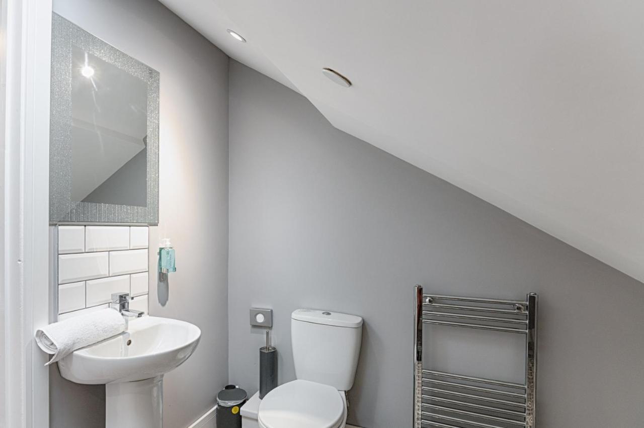 3Rm Flat, Smart Tv'S, Close To All Amenities Llanelli Dış mekan fotoğraf